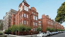 3 Bedroom Flat In Hamlet Gardens, Ravenscourt Park, W60