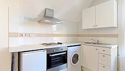 Charming Studio Flat To Rent In Streatham Hill. Water Rates Included. Furnished Or Part-Furnished.