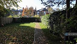 2 Bedroom House In Twyford Avenue, London, W3 (2 Bed) (#1207723)