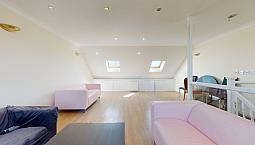 3 Bedroom Flat In Stowe Road, London W12