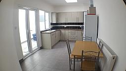 *Flat-Share* 2X En-Suite Double Rooms In 3 Bed Ground Floor Flat In Roman Rd E3