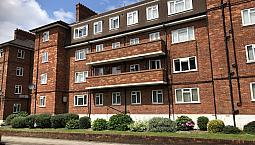 2 Bedroom Flat In North End Road, Wembley, Ha9