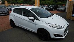2013 Ford Fiesta Titanium * Full Service Hsitory 10 Stamps * 12 Months Mot * Fin