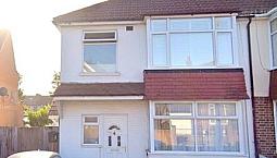 Lovely Clean 1 Bedroom Ground Floor Flat  