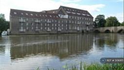 1 Bedroom Flat In Bridge Place, Huntingdon, Pe29 (1 Bed) (#309265)