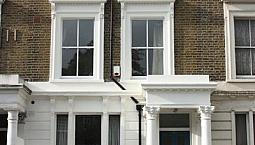 3 Bedroom Flat In St. Pauls Road, London