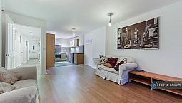 3 Bedroom Flat In Cottrill Gardens, London, E8 (3 Bed) (#853979)