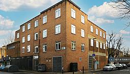 Studio Flat In Kember Street, London, N1 (#1106807)