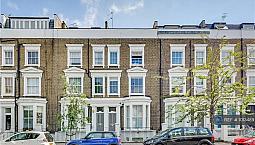 2 Bedroom Flat In Warwick Gardens, London, W14 (2 Bed) (#1013489)