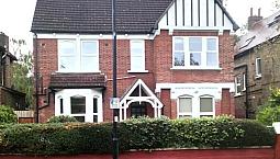 Studio Flat With Mezzanine Bed, Open Planed Kitchen, Wood Floors, Shower Room/Toilet