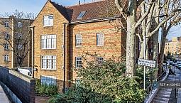 2 Bedroom Flat In Mornington Avenue, London, W14 (2 Bed) (#1138452)