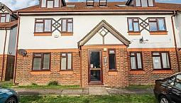 2 Bedroom Flat In Hazelwood Close, North Harrow, Ha2