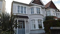 4 Bedroom House In Victoria Avenue, Surbiton, Kt6 (4 Bed) (#1158523)