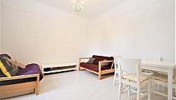 W3: Recently-Redecorated Two Double Bedroom First Floor Flat With Shared Garden