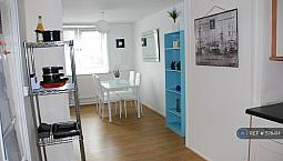 3 Bedroom Flat In Seyssel Street, London, E14 (3 Bed) (#578414)