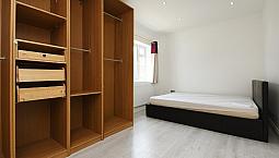 Yes 4 Plus Bedroom Bunglow House To Rent With Parking And Rear Garden