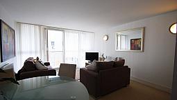 2 Bedroom, 2 Bathroom Docklands E14 Flat With Secure Parking And Concierge