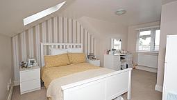 Spacious Master Room In Romford For Single Lady 
