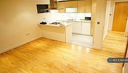 3 Bedroom Flat In Green Lanes, London, N4 (3 Bed) (#1164259)
