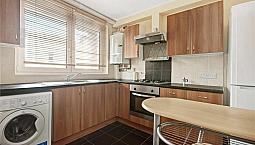 4 Bedroom Flat In Oldbury House, Harrow Road, London