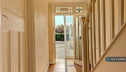 4 Bedroom House In Cecil Avenue, Barking, Ig11 (4 Bed) (#1181069)
