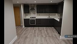 2 Bedroom Flat In Field End Road, Ruislip, Ha4 (2 Bed) (#1175366)