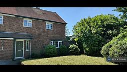 4 Bedroom House In Peachey Lane, Uxbridge, Ub8 (4 Bed) (#1121695)