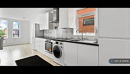 2 Bedroom Flat In Central Road, Worcester Park, Kt4 (2 Bed) (#1212195)