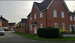 3 Bedroom House In Fuchsia Grove, Reading, Rg2 (3 Bed) (#1197507)