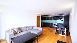 2 Bedroom Flat In Terrace Apartments, Holloway