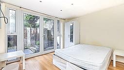Double Room In A Family House 