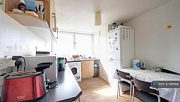 3 Bedroom Flat In Dennison Point, London, E15 (3 Bed) (#1161958)