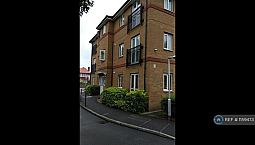 2 Bedroom Flat In Orchid Gardens, Hounslow, Tw3 (2 Bed) (#1159473)