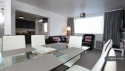 3 Bedroom Flat In Pentland Road, Glasgow, G43 (3 Bed) (#1143825)