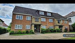 2 Bedroom Flat In Whitten Lodge, London, N12 (2 Bed) (#895190)