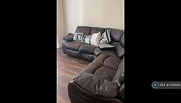 2 Bedroom Flat In Upton Park, London, E6 (2 Bed) (#1076415)