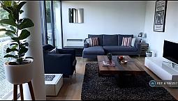 2 Bedroom Flat In Hester Road, London, Sw11 (2 Bed) (#1160257)