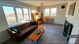 3 Bedroom Flat In Bromfield Court, London, Se16 (3 Bed) (#1161463)