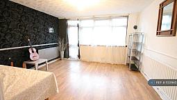 3 Bedroom Flat In Rotherhithe New Road, London, Se16 (3 Bed) (#1133940)