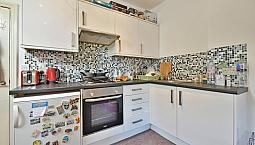 2 Bed Flat Seconds To Willesden Green Station - Call Riccardo Now For Viewings!! Do Not Miss Out!!