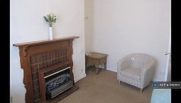 1 Bedroom Flat In Baker Street, Aberdeen, Ab25 (1 Bed) (#1190971)