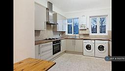 2 Bedroom Flat In North Finchley, London, N12 (2 Bed) (#1153770)