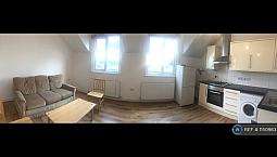 1 Bedroom Flat In Walworth Road, London, Se17 (1 Bed) (#1150983)