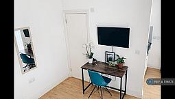 Studio Flat In Camden High Street, London, Nw1 (#1116873)