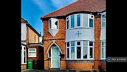 3 Bedroom House In Wellsford Avenue, Solihull, B92 (3 Bed) (#1176827)