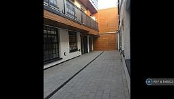 1 Bedroom Flat In Woodrow, London, Se18 (1 Bed) (#1149233)