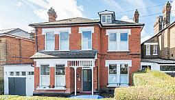 Beautiful 2 Bedroom Flat To Rent In South Norwood. Virtual Viewings Available.