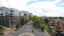 3 Bedroom Flat With Balcony 3 Minutes To St James Street Statiom