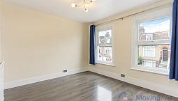 Newly Refurbished 3 Bed 2 Bath House In Croydon. Available Immediately.
