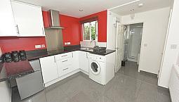  Newly Refurbished Top Floor Studio Flat To Let In Thornton Heath